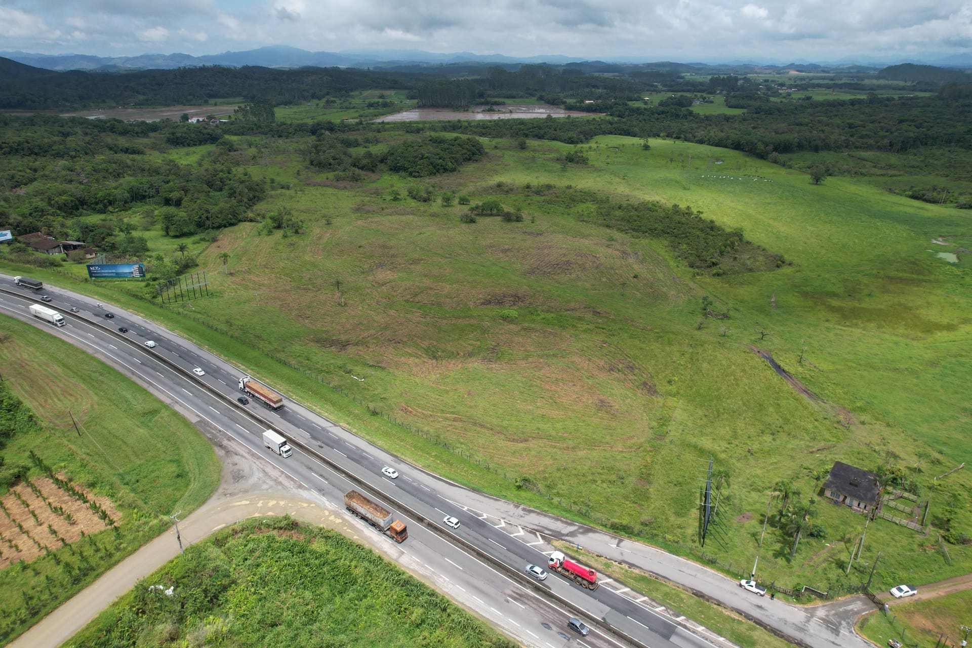 Terreno KM 77 — CORREDOR INDUSTRIAL — ARAQUARI em Araquari, SC
