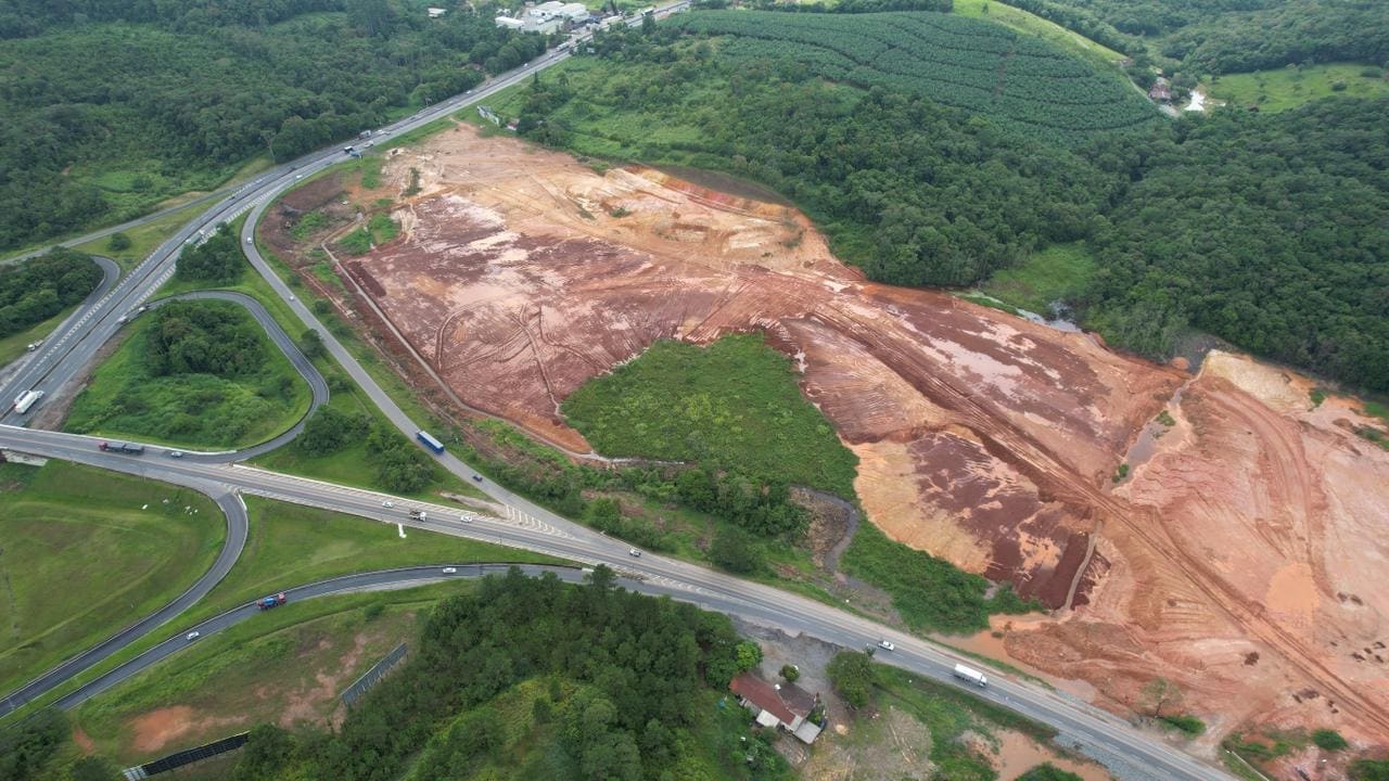 Terreno Trevo — CORREDOR INDUSTRIAL — ARAQUARI em Araquari, SC